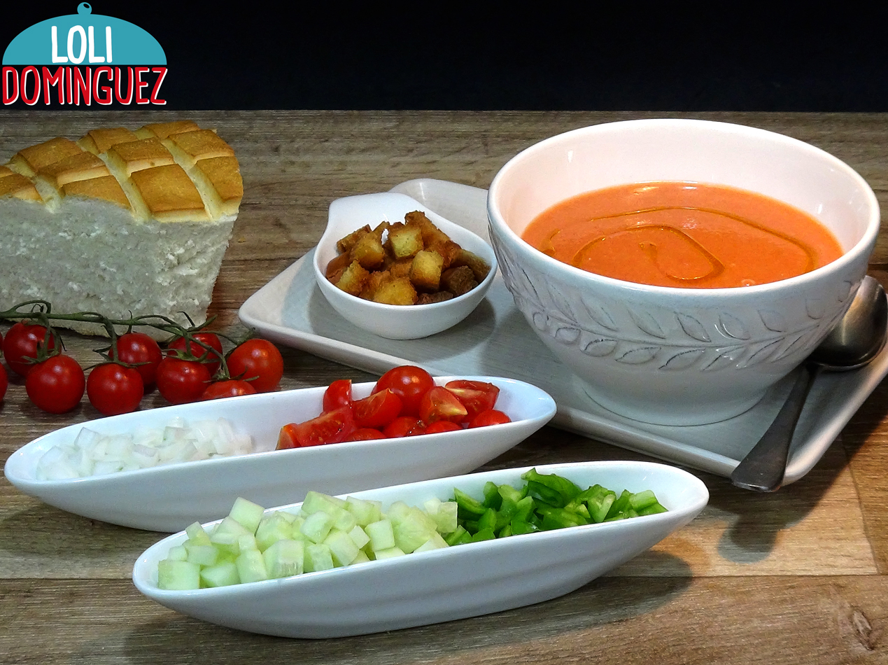Gazpacho Andaluz, receta tradicional muy fácil, rápida y refrescante, ideal para el verano o días de calor