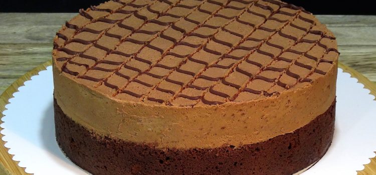 DESPACITO, EL FAMOSO PASTEL BRASILEÑO, RECETA FÁCIL. Un pastel de chocolate muy jugoso, con un sabor delicioso y fácil de preparar, este pastel se ha hecho muy famoso