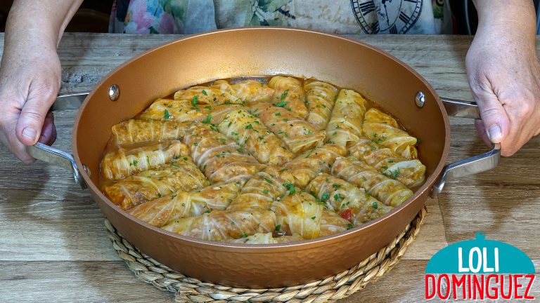 ROLLITOS DE COL O REPOLLO, UNA RECETA SALUDABLE PARA SORPRENDER. Esta receta además de estar riquísima es muy saludable y un plato completo, con el relleno de carne de pollo y arroz hace de este plato un festival de sabores en la boca