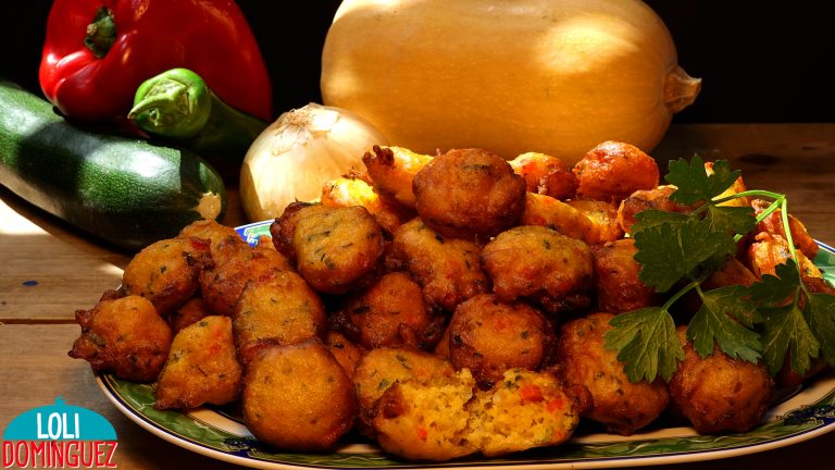 BUÑUELOS DE VERDURAS, CRUJIENTES POR FUERA Y TIERNOS POR DENTRO. Estos buñuelos están riquísimos, el contraste de sabores es un festival en el paladar, la mezcla del puntito dulce con el salado es muy agradable