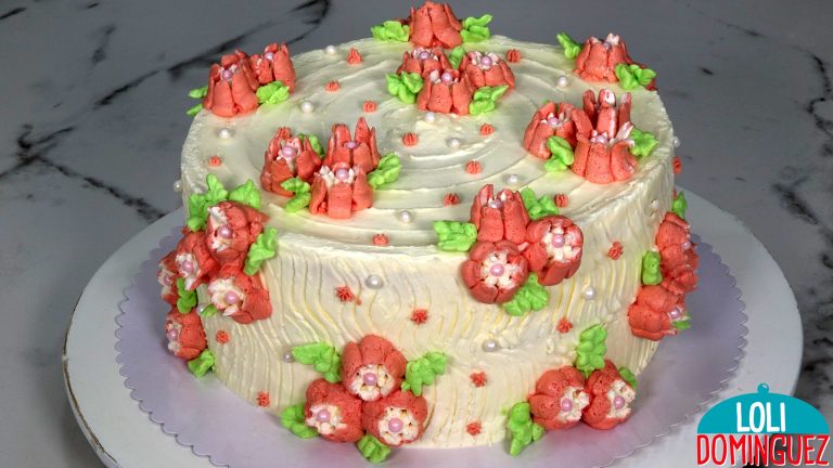 TARTA ESPECIAL DIA DE LA MADRE, CON DECORACION DE BOQUILLAS RUSAS FACIL. El día de la madre es una fecha especial para compartir con la familia una estupenda tarta que ponga el broche de oro a una comida especial