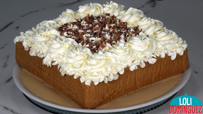 TORTA O PASTEL 3 LECHES DE MOKA. UN SABOR INCREÍBLE EN UN BIZCOCHO SUAVE, ESPONJOSO Y SUPERJUGOSO. No dejes de probar esta receta porque será una de tus favoritas, el bizcocho de hace de manera fácil, rápida y queda muy esponjoso y con un sabor riquísimo
