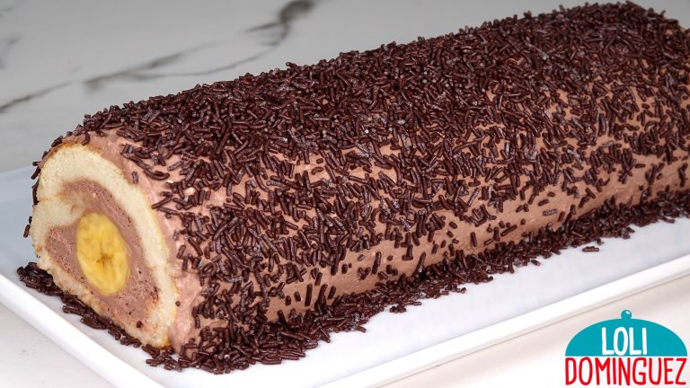 TRONCO O PIONONO FÁCIL, SIN HORNO Y CON SABOR A TRUFA, ¡CON SOLO 6 INGREDIENTES! Sin duda un postre para disfrutar y para triunfar, queda tierno, esponjoso, jugoso y el plátano lo hace aún más irresistible