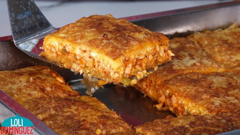 EMPANADA DE POLLO CON MASA FILO, RECETA FÁCIL Y DELICIOSA. Esta receta sorprenderá a toda la familia, se hace sin complicaciones y queda con una textura de contrastes estupendos, tierna, jugosa, crujiente y con un sabor insuperable