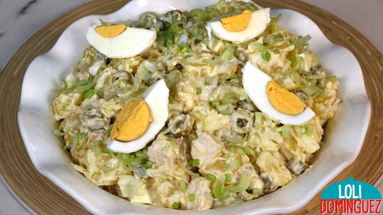 ENSALADA DE PATATAS CON POLLO AL ESTILO ALEMÁN. Una receta fácil y deliciosa ideal para cualquier ocasión en la que quieras disfrutar de una comida deliciosa y tener tiempo para ti ya que la puedes tener hecha con antelación