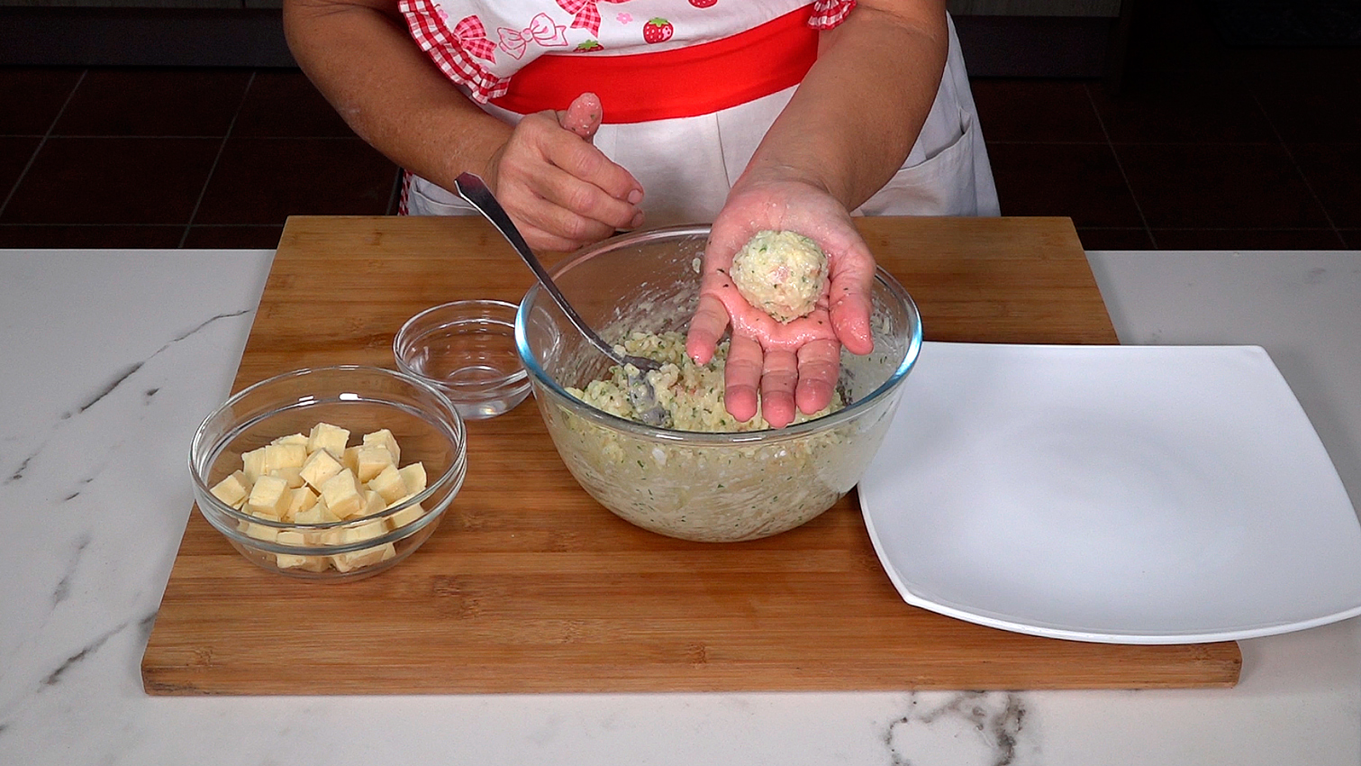 Bolitas de arroz frito y rellenas de queso, receta fácil - Loli Domínguez - Foto 5