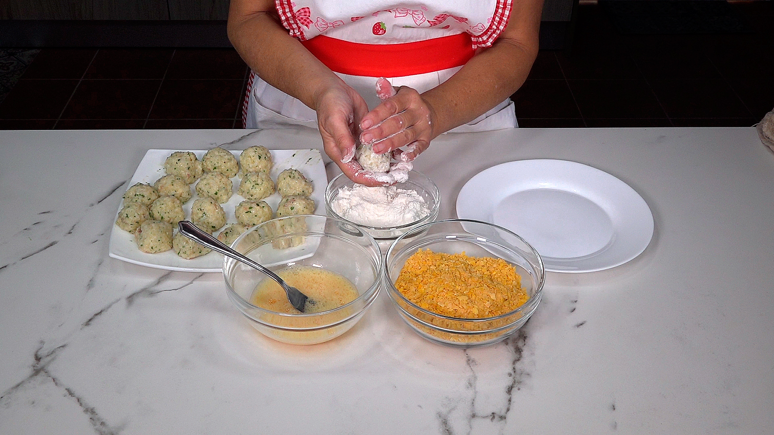 Bolitas de arroz frito y rellenas de queso, receta fácil - Loli Domínguez - Foto 6
