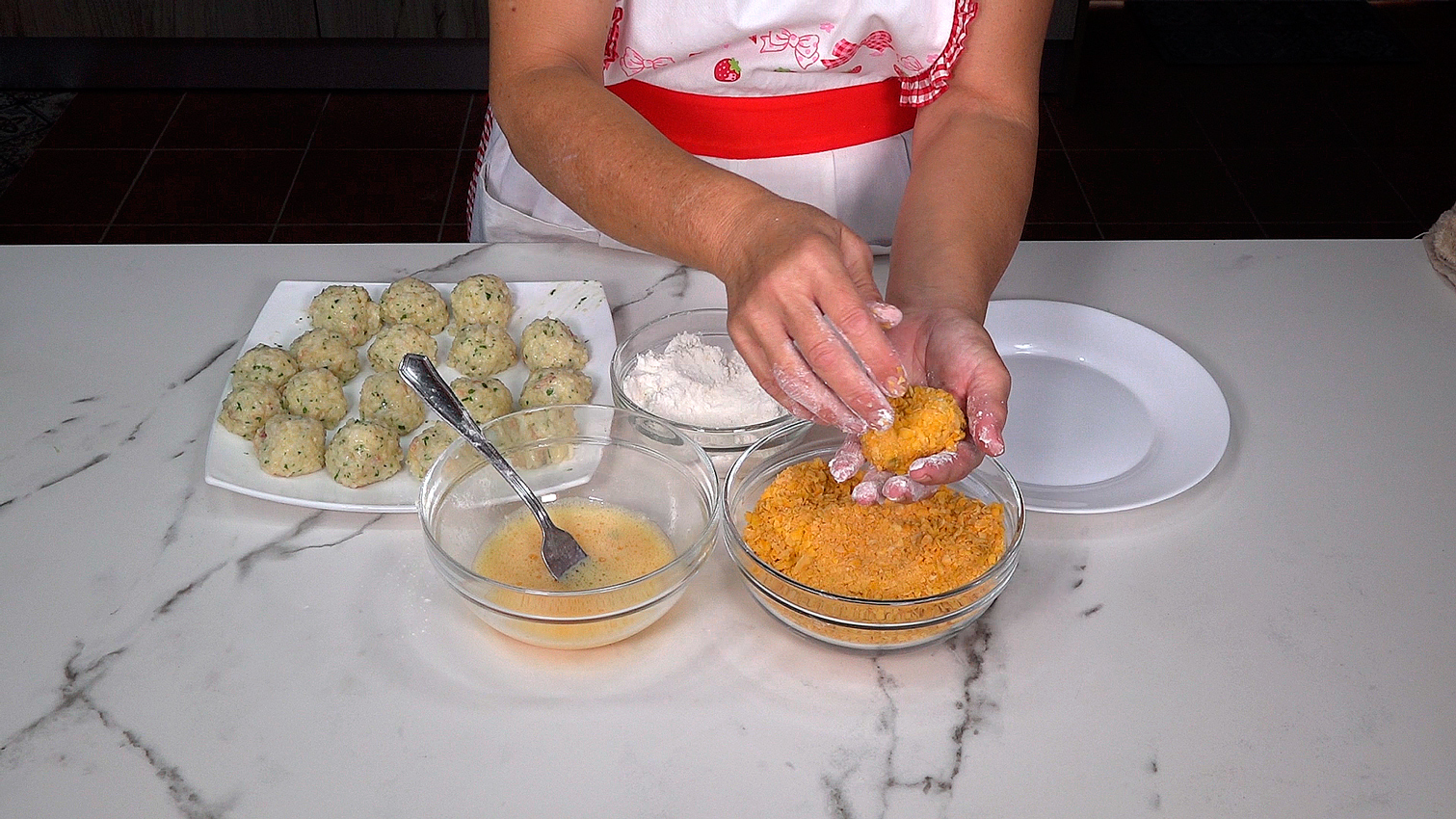 Bolitas de arroz frito y rellenas de queso, receta fácil - Loli Domínguez - Foto 7