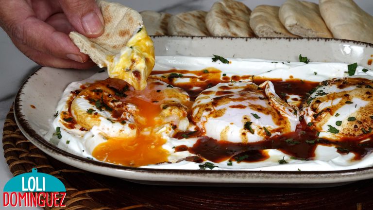 HUEVOS TURCOS RECETA ORIGINAL. Deliciosos y en solo 10 minutos estaremos disfrutando de unos huevos cremosos y con un sabor que te va a sorprender porque quedan riquísimos