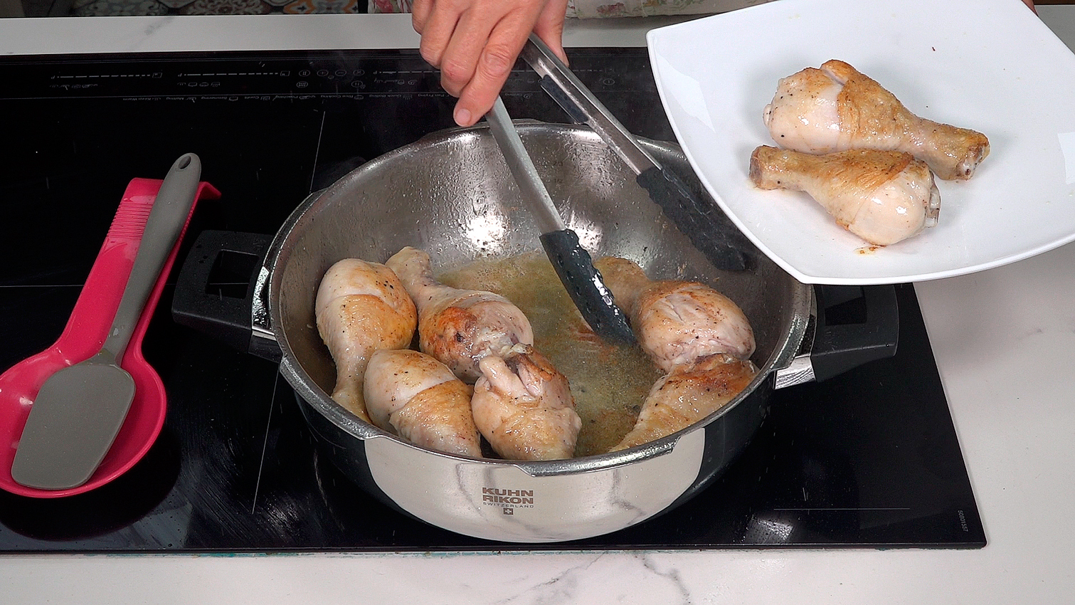 Guiso de pollo con patatas. Saludable y delicioso guiso que resulta muy fácil de hacer y rinde mucho - Loli Domínguez - Foto 2