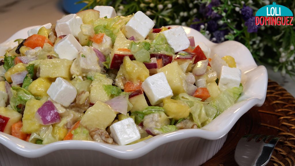 ENSALADA DE POLLO CON MANZANA. Esta ensalada además de estar deliciosa es muy saludable y es un plato completo, ideal para época de calor o para cualquier ocasión