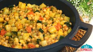 GARBANZOS CON VERDURAS RECETA SALUDABLE. Un plato delicioso, fácil y saludable que se hace en un momento y que os va a encantar, una comida muy saludable que se puede calentar sin que pierda sabor ni propiedades