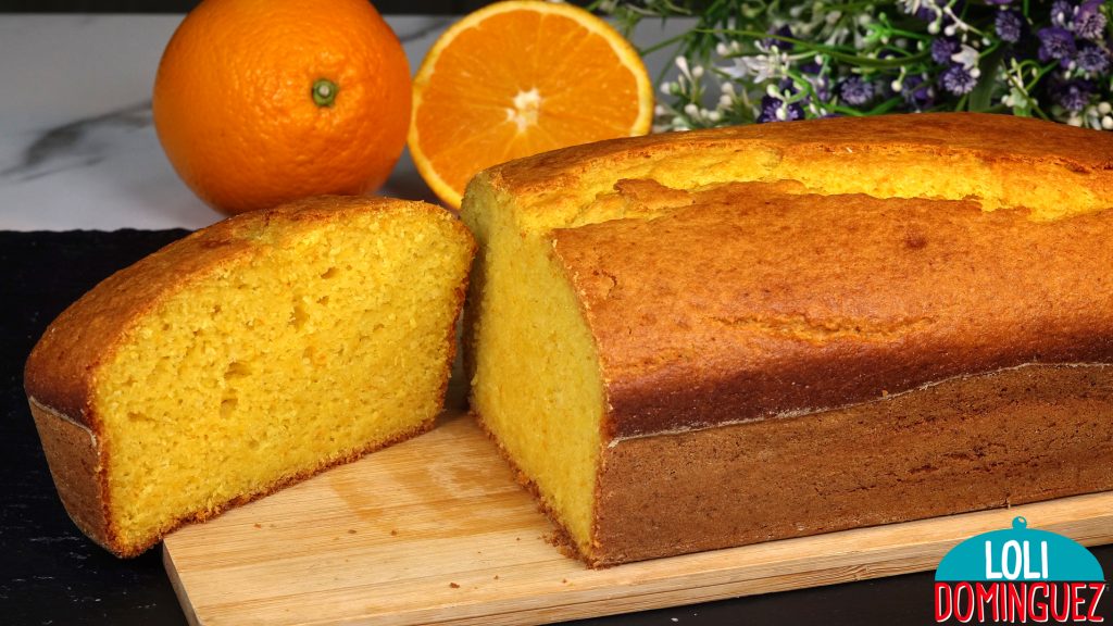 BIZCOCHO RÁPIDO DE NARANJA. Delicioso e increíblemente fácil y rápido de hacer, queda con un sabor intenso a naranja, muy tierno y jugoso y así aguanta muchos días