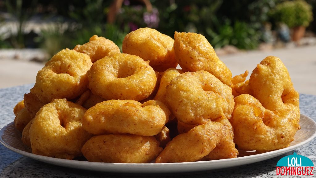 BUÑUELOS DE CALABAZA RECETA TÍPICA. Tiernos y jugosos buñuelos que se hacen con solo 4 ingredientes y que están realmente deliciosos
