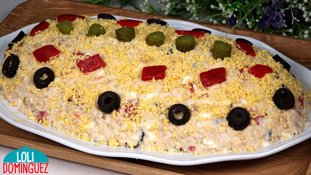 ENSALADILLA TURCA FÁCIL Y RÁPIDA. Deliciosa ensaladilla, la mezcla de garbanzos con el resto de ingredientes y la salsa ligera y sabrosa hace que esta ensaladilla sea una opción estupenda para llevar al trabajo o a la playa