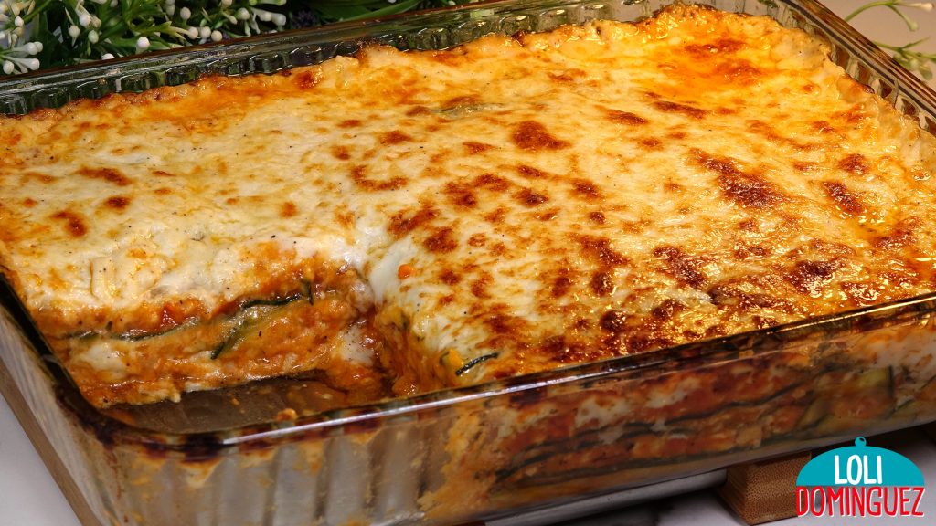 LASAÑA DE POLLO Y CALABACÍN. Deliciosa y suave lasaña que se hace de manera fácil, queda cremosa y suculenta con una mezcla de ingredientes que la hace muy nutritiva y saludable