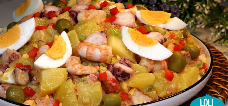 ENSALADA CAMPERA CON GAMBAS Y PULPO. Fresca y deliciosa ensalada que sobre todo en la época de calor apetece todos los días