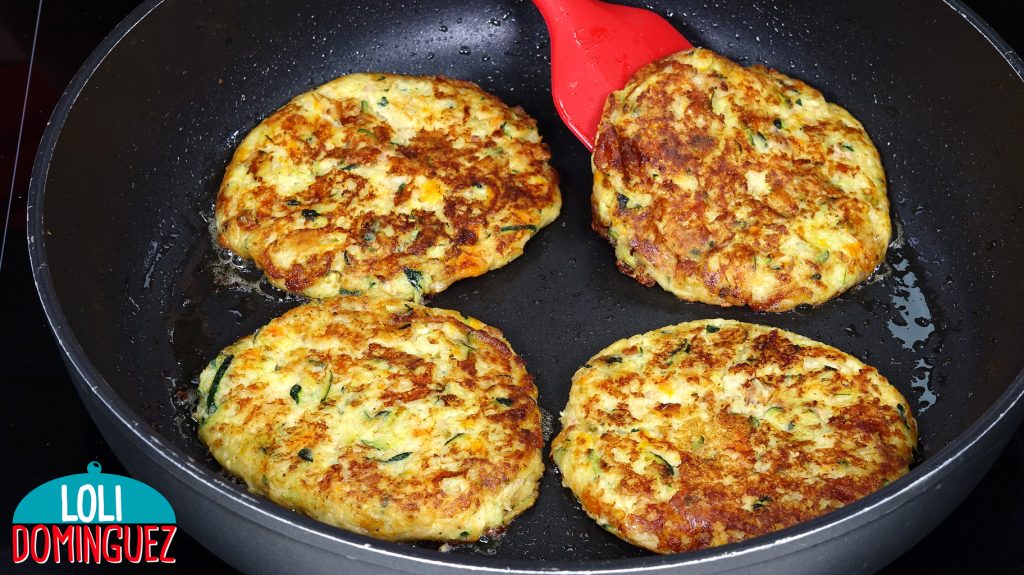 TORTITAS DE CALABACÍN CON ATÚN. Muy tiernas y jugosas, con mucho sabor y realmente irresistibles, una delicia para el paladar, saludables y nutritivas además de resultar muy económicas